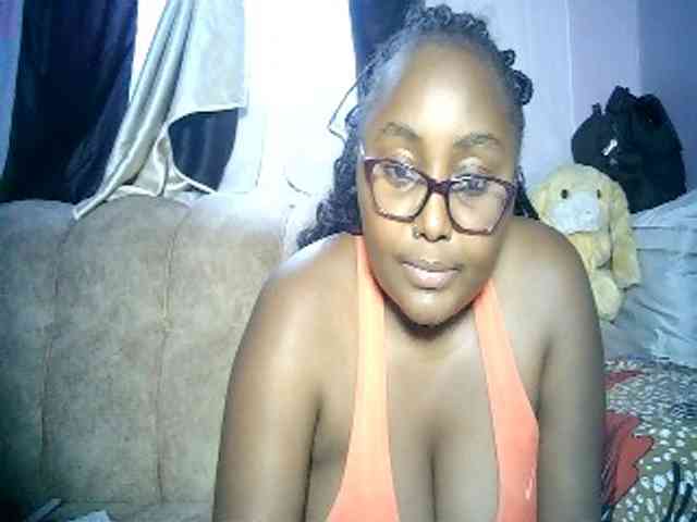 sexyass33 webcam