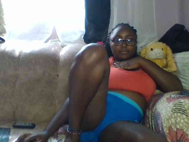sexyass33 webcam