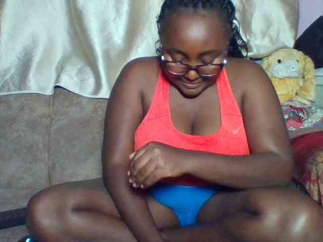 sexyass33 webcam