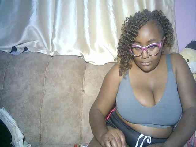 sexyass33 webcam