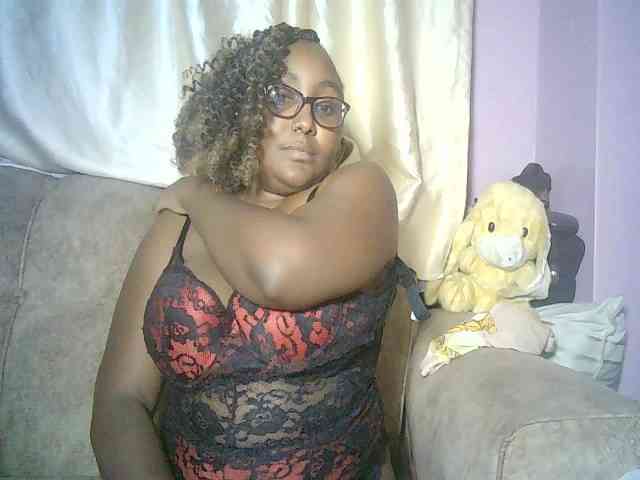 sexyass33 webcam