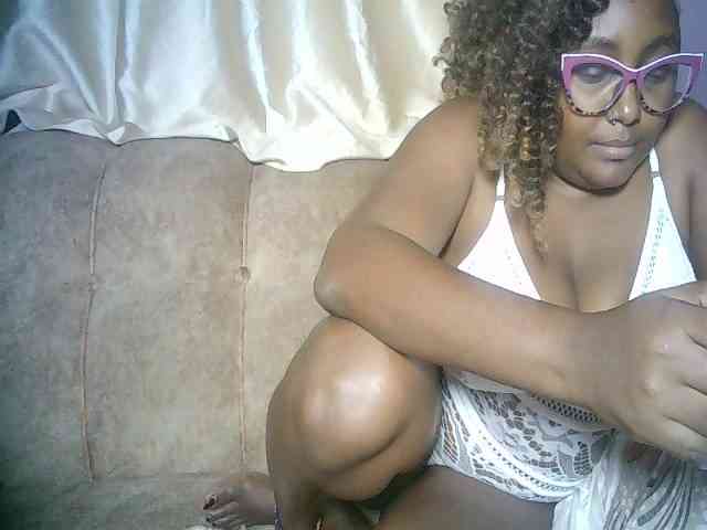 sexyass33 webcam