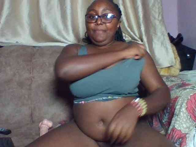 sexyass33 webcam