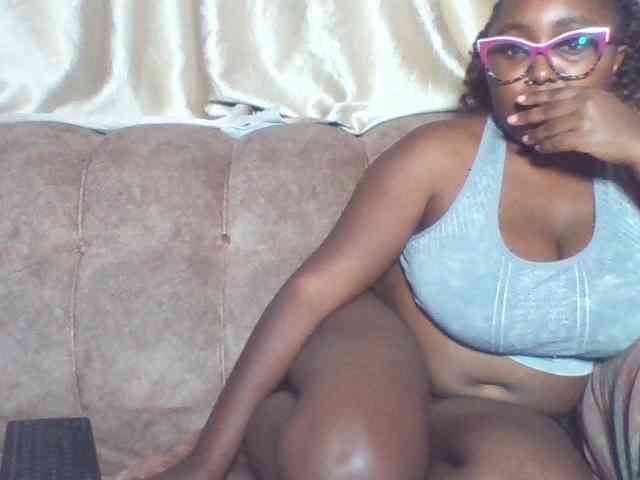 sexyass33 webcam