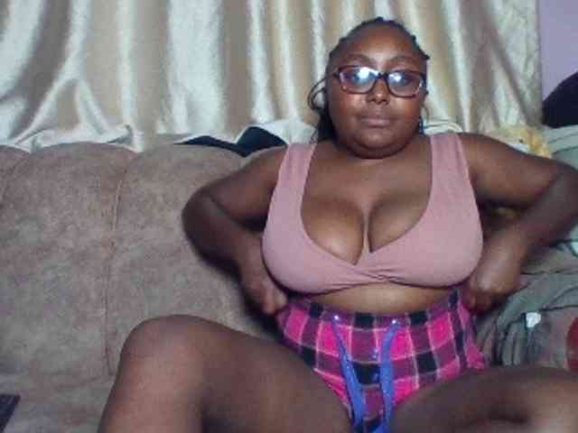 sexyass33 webcam