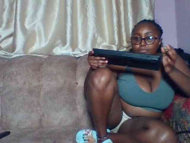 sexyass33 webcam