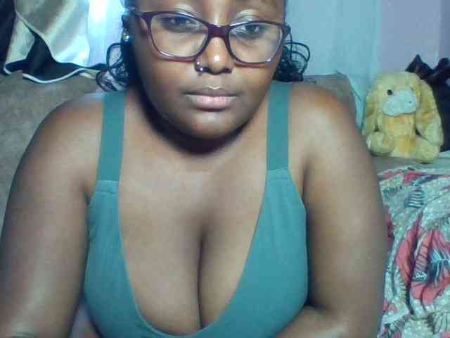 sexyass33 webcam