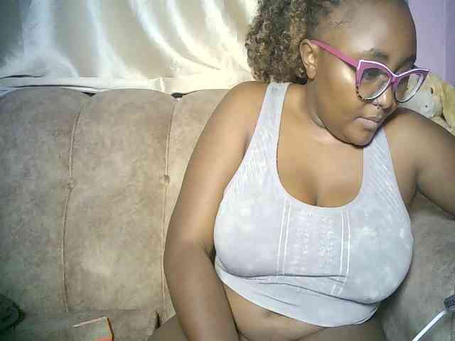 sexyass33 webcam