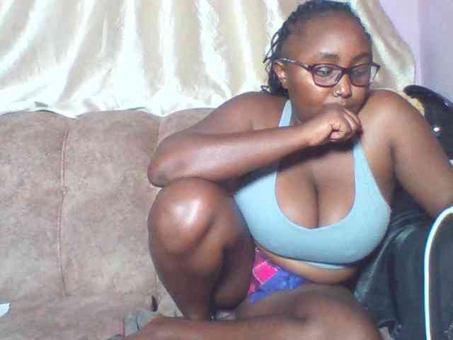 sexyass33 webcam
