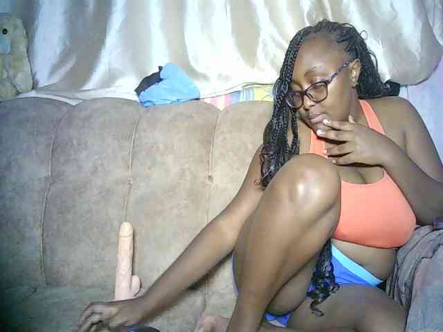 sexyass33 webcam
