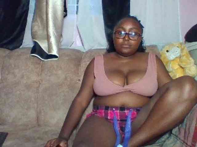 sexyass33 webcam