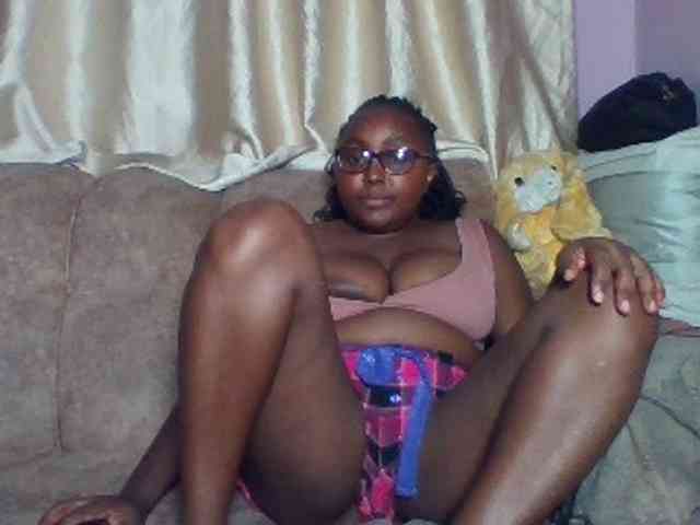 sexyass33 webcam