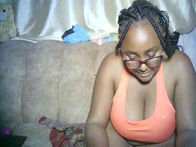 sexyass33 webcam
