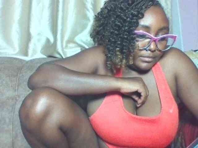 sexyass33 webcam