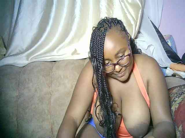 sexyass33 webcam