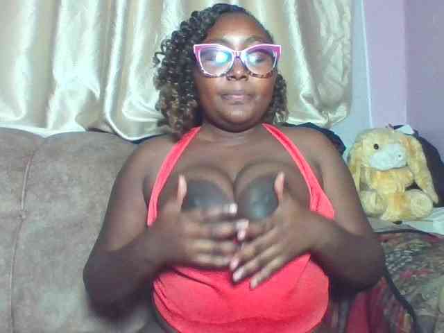 sexyass33 webcam