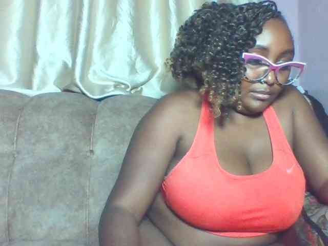 sexyass33 webcam