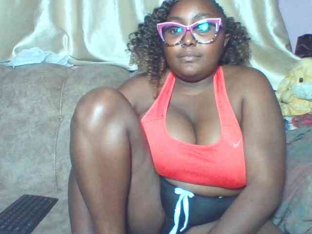 sexyass33 webcam
