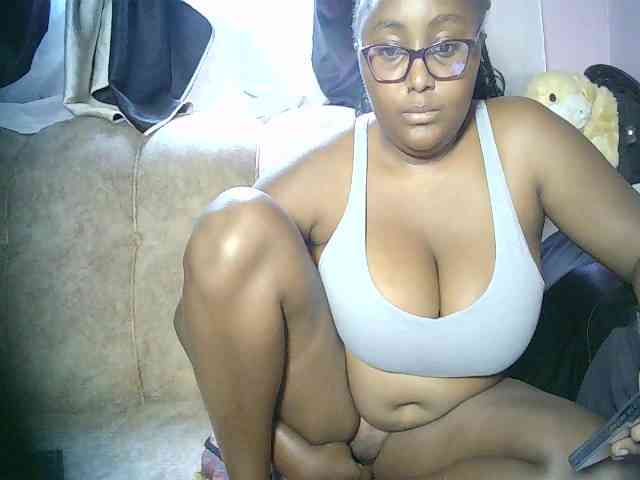 sexyass33 webcam