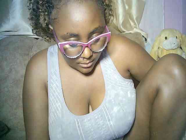 sexyass33 webcam