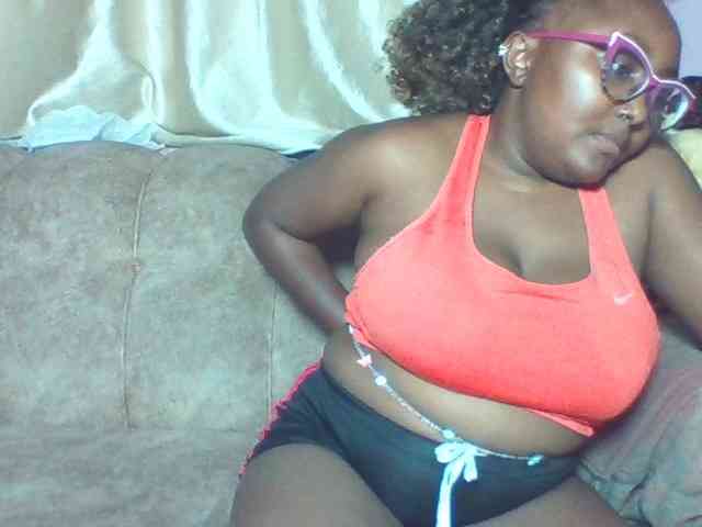 sexyass33 webcam