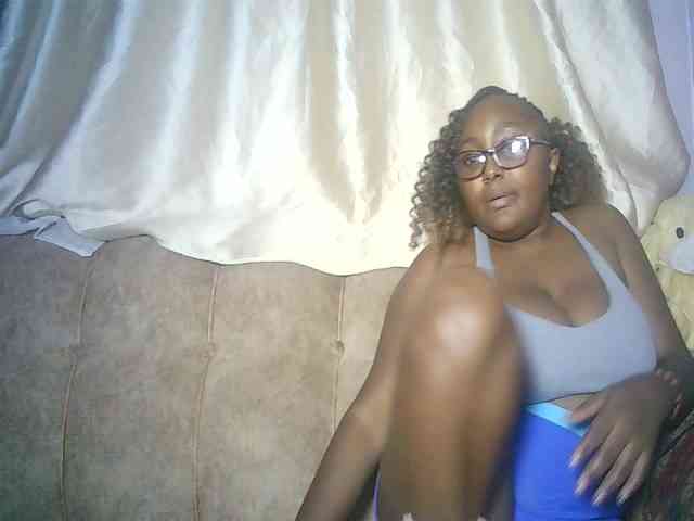 sexyass33 Live Webcam on BongaCams
