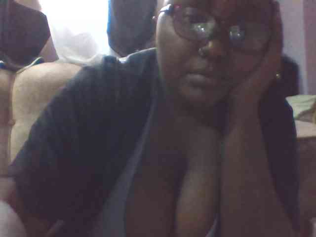 sexyass33 webcam