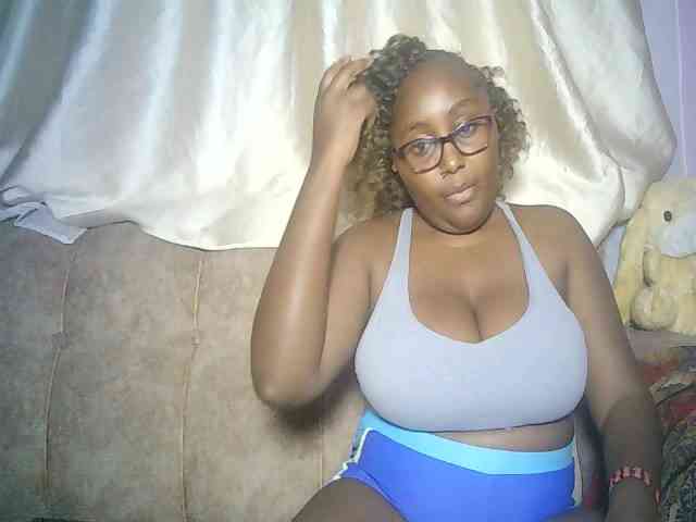 sexyass33 Live Webcam on BongaCams
