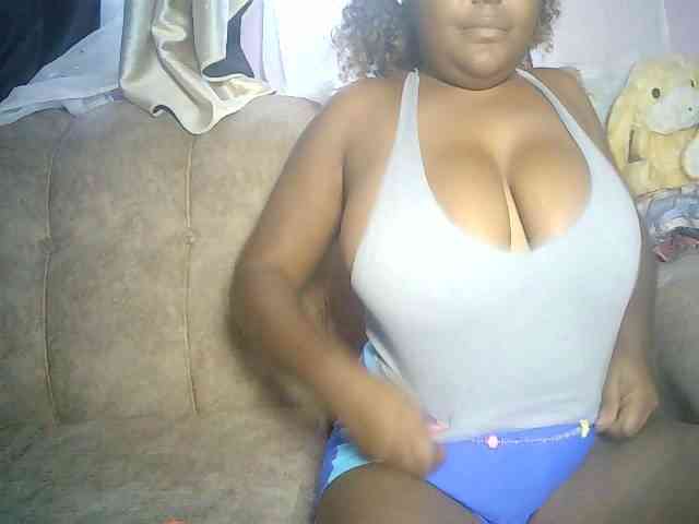 sexyass33 webcam