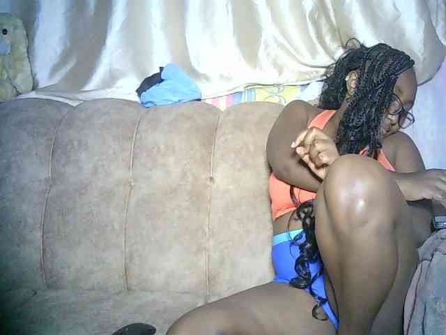 sexyass33 webcam