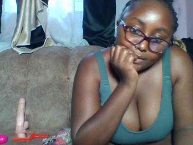 sexyass33 webcam