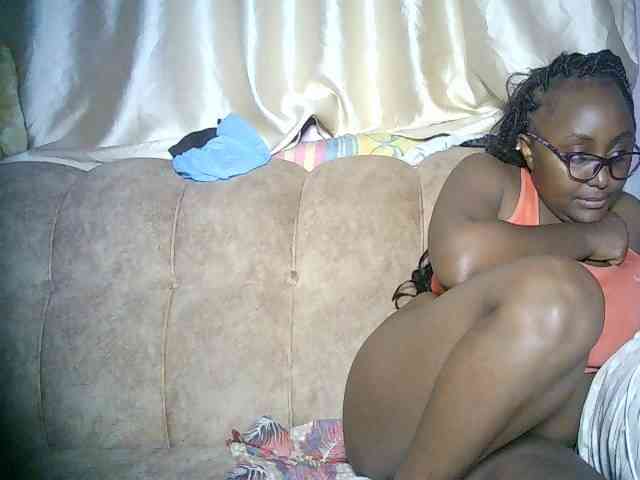 sexyass33 webcam