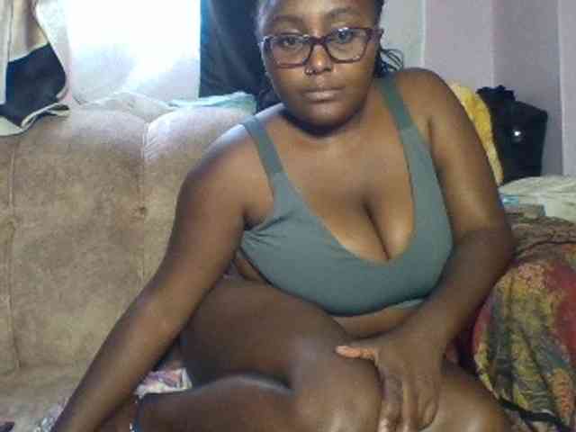 sexyass33 webcam
