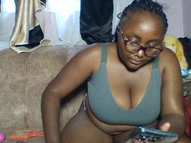 sexyass33 webcam