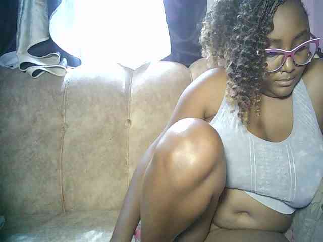 sexyass33 webcam
