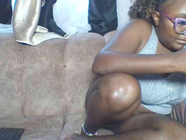 sexyass33 webcam