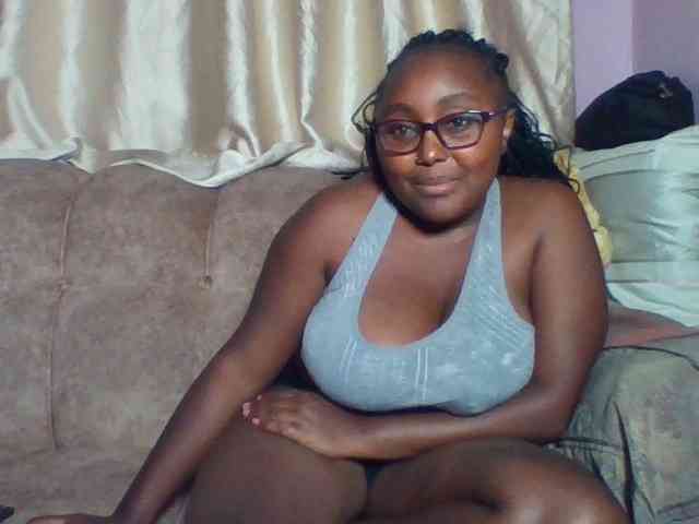 sexyass33 webcam