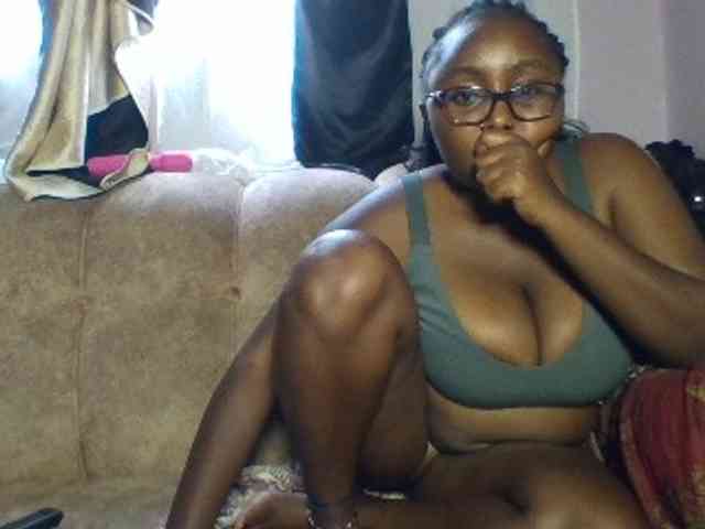 sexyass33 webcam