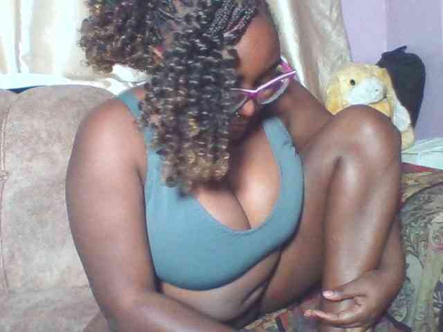 sexyass33 webcam
