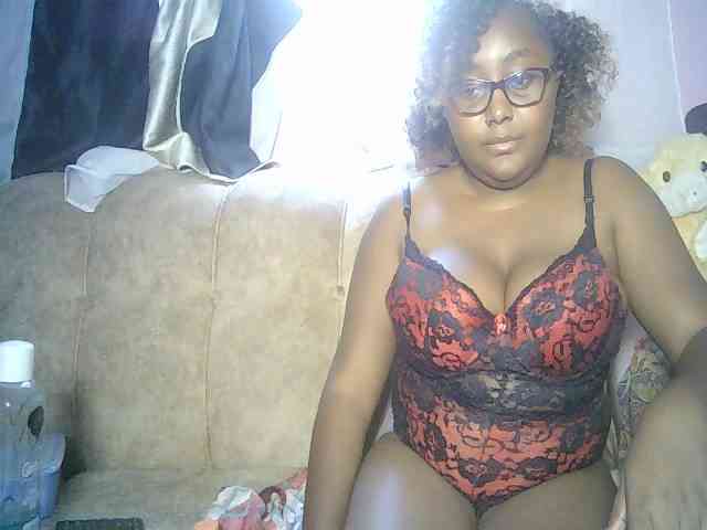 sexyass33 webcam