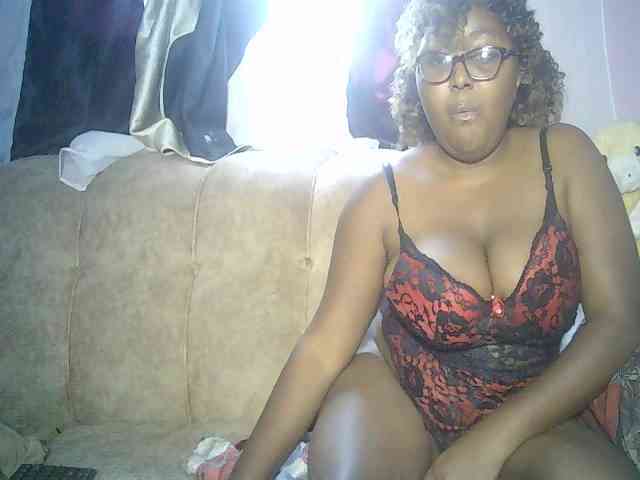sexyass33 webcam