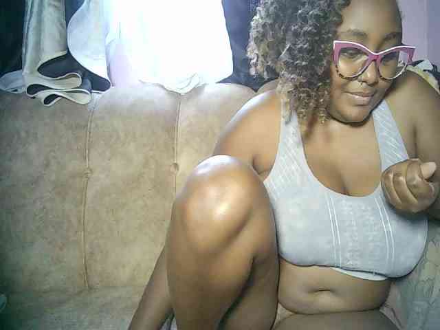 sexyass33 webcam