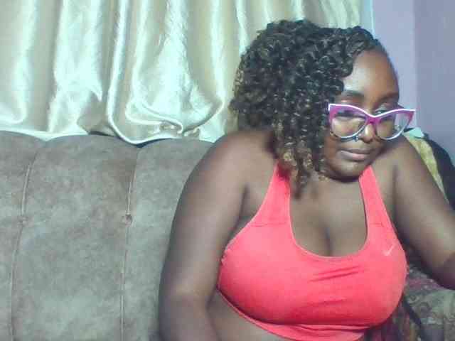 sexyass33 webcam