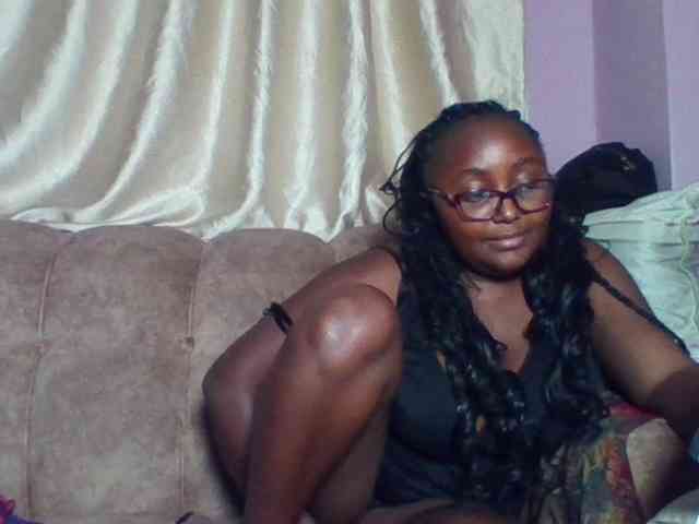 sexyass33 webcam