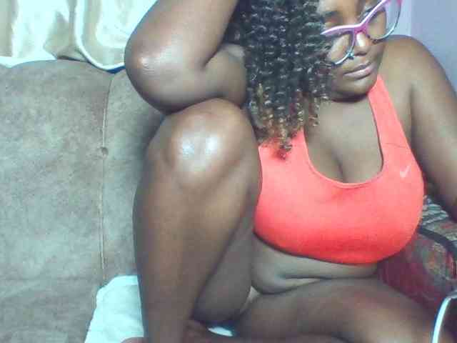 sexyass33 webcam