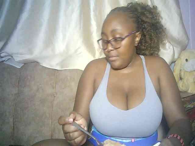 sexyass33 webcam