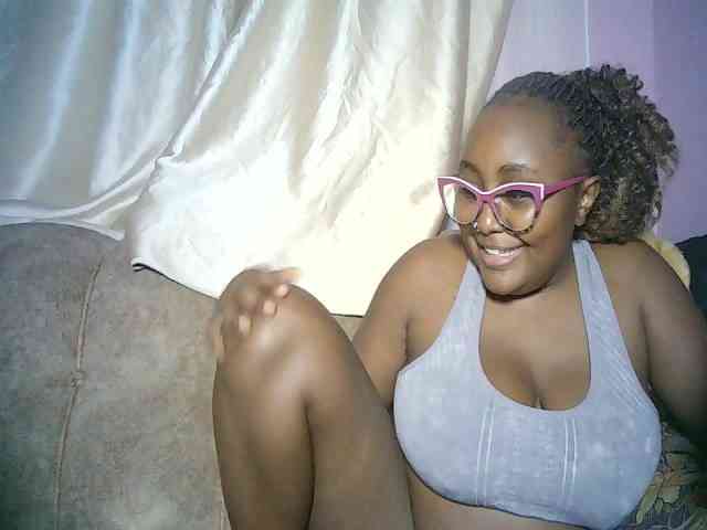 sexyass33 webcam
