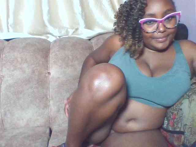 sexyass33 webcam
