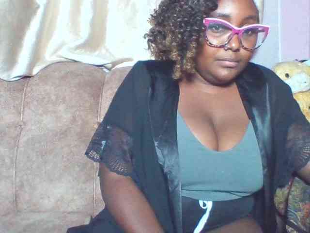 sexyass33 webcam