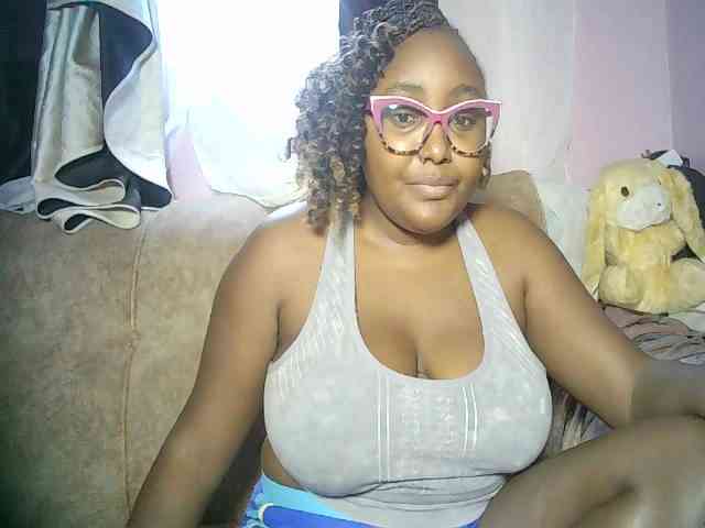 sexyass33 webcam